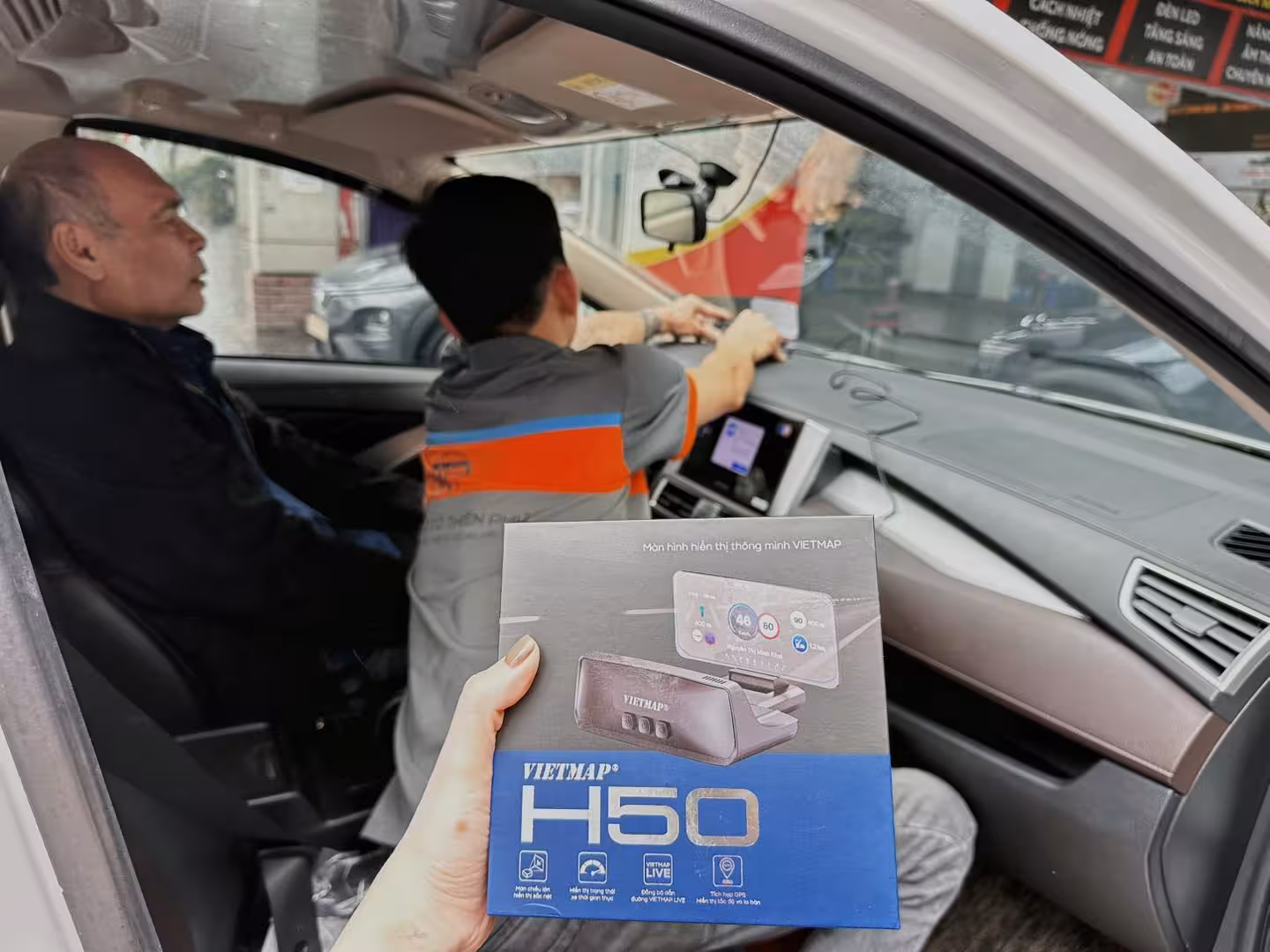 ky thuat vien dang lap hud vietmap h50